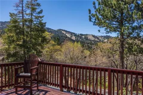 Exterior - 43656 Ridge Crst, Big Bear Lake, CA 92315 photo 4 of 8