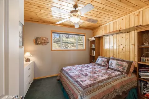 Bedroom - 43656 Ridge Crst, Big Bear Lake, CA 92315 photo 1 of 8