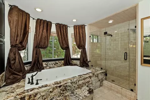Bath - 24048 Altdorf Dr, Crestline, CA 92325 photo 2 of 5