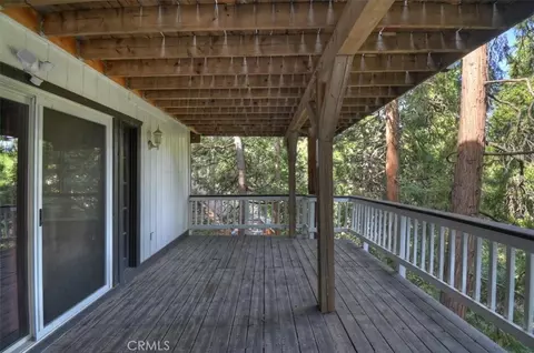 Exterior - 24048 Altdorf Dr, Crestline, CA 92325 photo 7 of 9