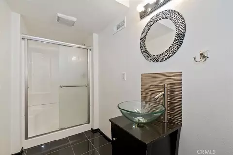 Bath - 24048 Altdorf Dr, Crestline, CA 92325 photo 5 of 5