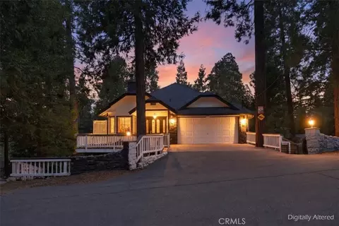 24048 Altdorf Dr, Crestline, CA 92325