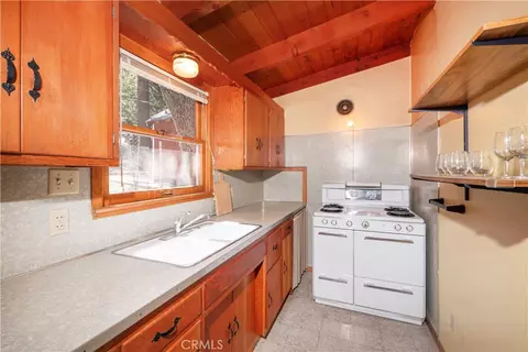 Kitchen - 23915 Wildwood, Crestline, CA 92325 photo 3 of 3