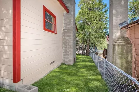 Exterior - 23915 Wildwood, Crestline, CA 92325 photo 4 of 12