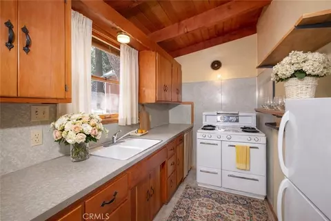 Kitchen - 23915 Wildwood, Crestline, CA 92325 photo 1 of 3