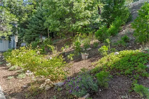 Exterior - 197 Massive Rd, Lake Arrowhead, CA 92352 photo 6 of 13