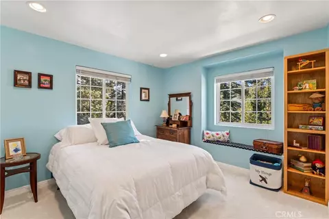 Bedroom - 197 Massive Rd, Lake Arrowhead, CA 92352 photo 6 of 14