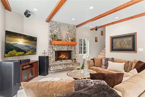 Living - 197 Massive Rd, Lake Arrowhead, CA 92352 photo 2 of 5