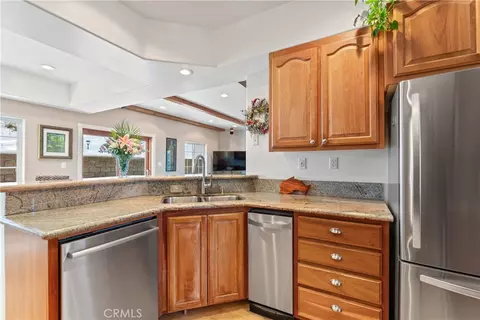 Kitchen - 197 Massive Rd, Lake Arrowhead, CA 92352 photo 10 of 11
