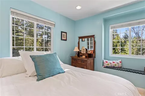 Bedroom - 197 Massive Rd, Lake Arrowhead, CA 92352 photo 7 of 14