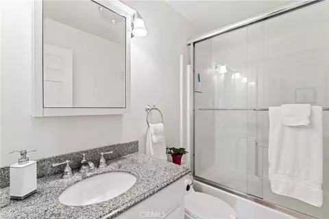 Bath - 197 Massive Rd, Lake Arrowhead, CA 92352 photo 4 of 8