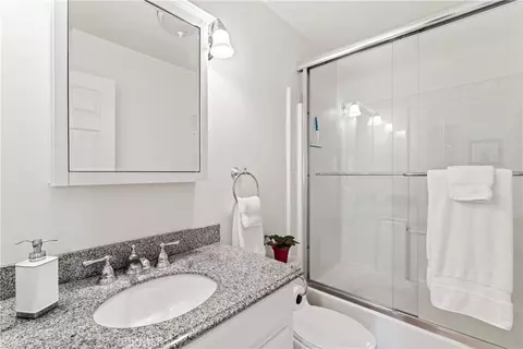Bath - 197 Massive Rd, Lake Arrowhead, CA 92352 photo 4 of 8