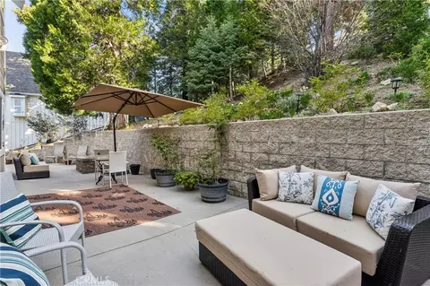 Exterior - 197 Massive Rd, Lake Arrowhead, CA 92352 photo 2 of 13