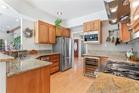 Kitchen - 197 Massive Rd, Lake Arrowhead, CA 92352 photo 3 of 5