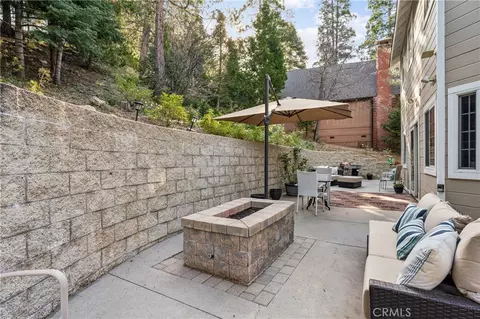 Exterior - 197 Massive Rd, Lake Arrowhead, CA 92352 photo 3 of 15