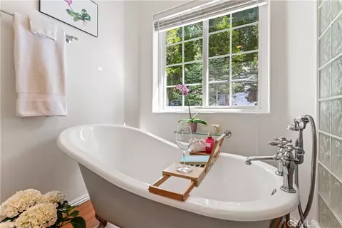 Bath - 197 Massive Rd, Lake Arrowhead, CA 92352 photo 7 of 8