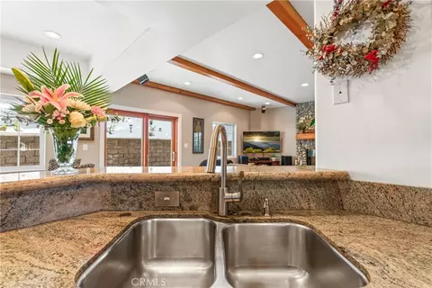 Kitchen - 197 Massive Rd, Lake Arrowhead, CA 92352 photo 8 of 11
