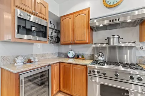 Kitchen - 197 Massive Rd, Lake Arrowhead, CA 92352 photo 7 of 11