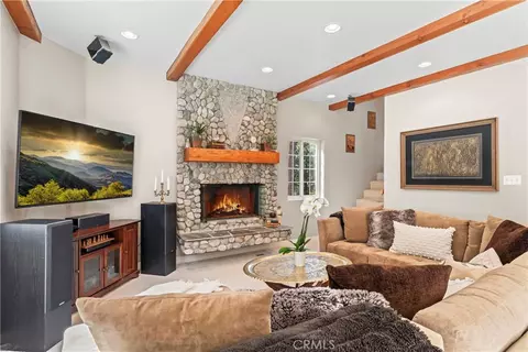 Living - 197 Massive Rd, Lake Arrowhead, CA 92352 photo 2 of 5