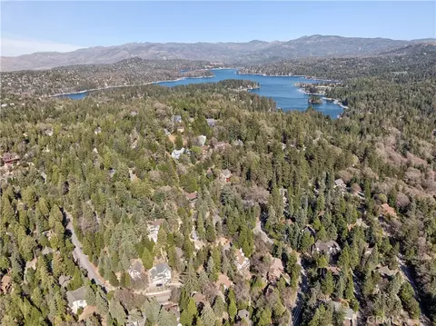 View/Area - 175 Massive, Lake Arrowhead, CA 92317 photo 2 of 4