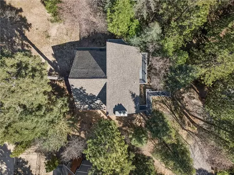 View/Area - 175 Massive, Lake Arrowhead, CA 92317 photo 3 of 4