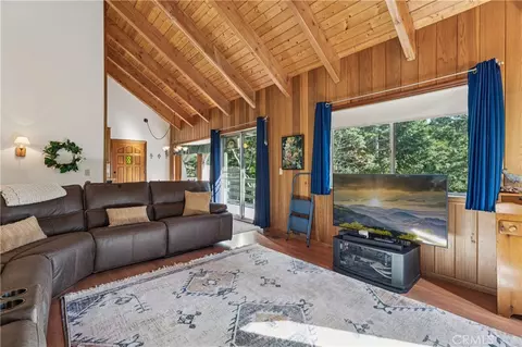 Living - 175 Massive, Lake Arrowhead, CA 92317 photo 3 of 4