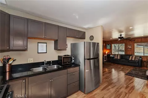 Kitchen - 508 Vista, Big Bear Lake, CA 92315 photo 3 of 4