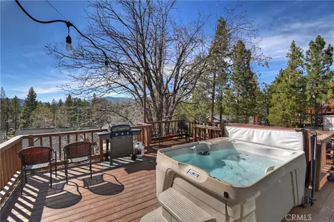 Exterior - 508 Vista, Big Bear Lake, CA 92315 photo 4 of 9