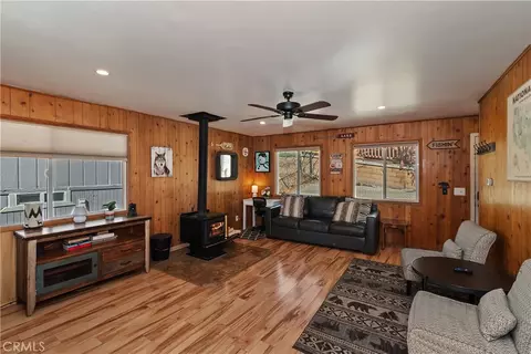 Living - 508 Vista, Big Bear Lake, CA 92315 photo 2 of 3