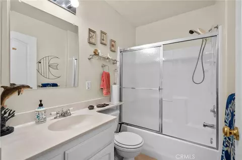 Bath - 334 Lakeside, Redlands, CA 92373 photo 8 of 8
