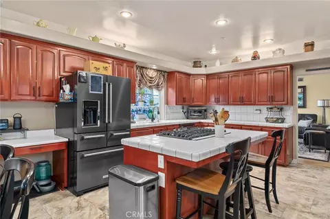 Kitchen - 334 Lakeside, Redlands, CA 92373 photo 3 of 4