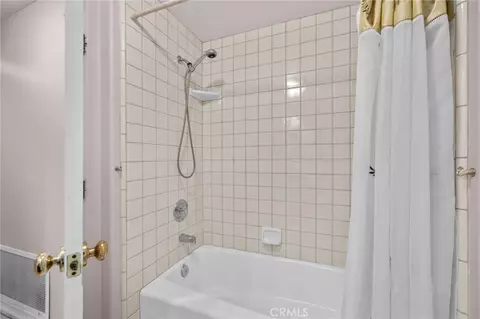 Bath - 334 Lakeside, Redlands, CA 92373 photo 2 of 8