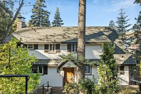 28906 Palisades Dr, Lake Arrowhead, CA 92352