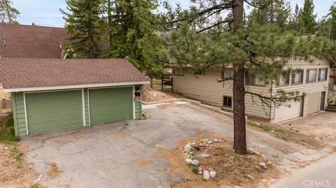 Exterior - 653 Temple, Big Bear Lake, CA 92315 photo 5 of 9