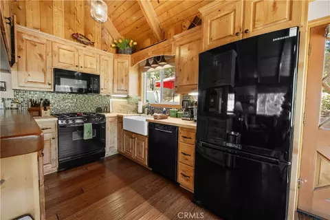 Kitchen - 653 Temple, Big Bear Lake, CA 92315 photo 1 of 3