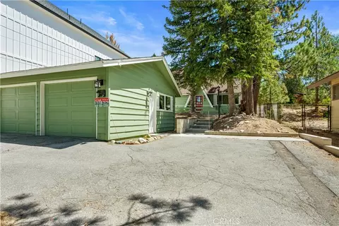 Exterior - 653 Temple, Big Bear Lake, CA 92315 photo 4 of 9