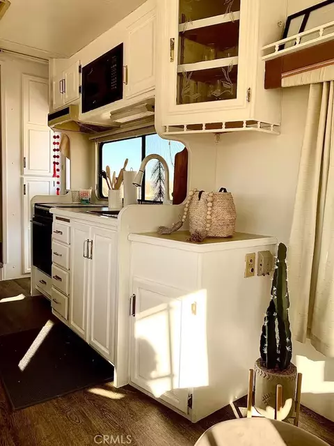 Kitchen - 4319 Dusty Mile Rd, Landers, CA 92285 photo 1 of 2
