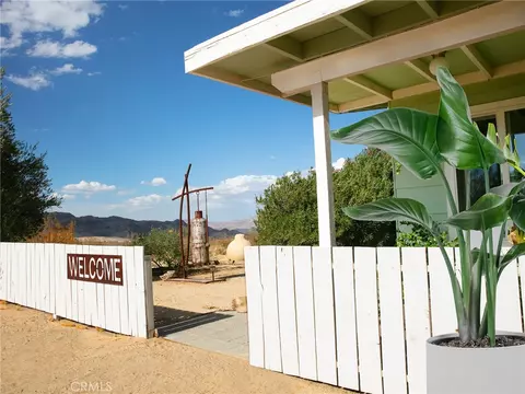 Exterior - 4319 Dusty Mile Rd, Landers, CA 92285 photo 4 of 16