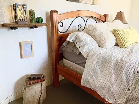 Bedroom - 4319 Dusty Mile Rd, Landers, CA 92285 photo 1 of 4