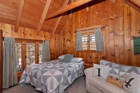 Bedroom - 295 Sunset, Lake Arrowhead, CA 92352 photo 8 of 9