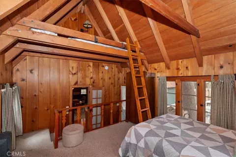 Bedroom - 295 Sunset, Lake Arrowhead, CA 92352 photo 7 of 9