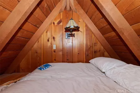 Bedroom - 295 Sunset, Lake Arrowhead, CA 92352 photo 6 of 9