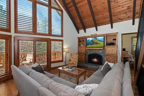 Living - 415 Golf Crse, Lake Arrowhead, CA 92352 photo 1 of 4