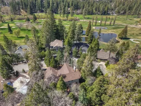View/Area - 415 Golf Crse, Lake Arrowhead, CA 92352 photo 6 of 8