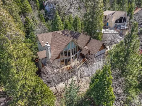 View/Area - 415 Golf Crse, Lake Arrowhead, CA 92352 photo 4 of 8
