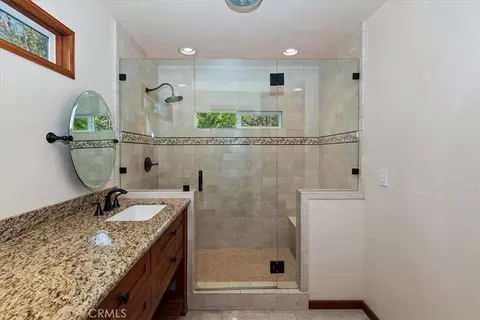 Bath - 415 Golf Crse, Lake Arrowhead, CA 92352 photo 2 of 4