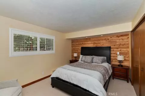 Bedroom - 415 Golf Crse, Lake Arrowhead, CA 92352 photo 2 of 5