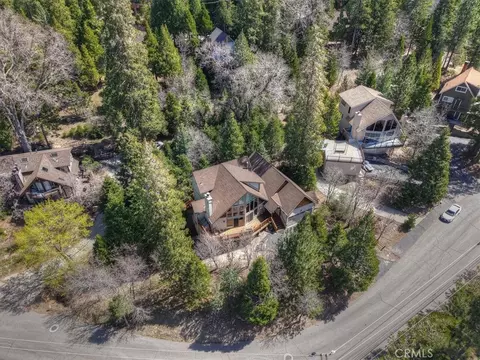 View/Area - 415 Golf Crse, Lake Arrowhead, CA 92352 photo 3 of 8