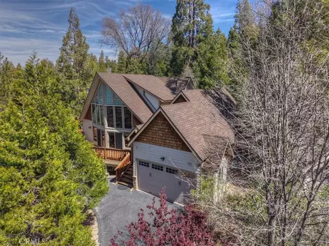 Exterior - 415 Golf Crse, Lake Arrowhead, CA 92352 photo 10 of 11