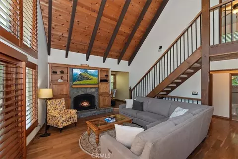 Living - 415 Golf Crse, Lake Arrowhead, CA 92352 photo 3 of 4